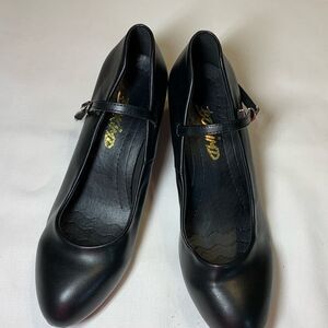 Bokimd Size 10 black 100% leather dance heels buckle closure